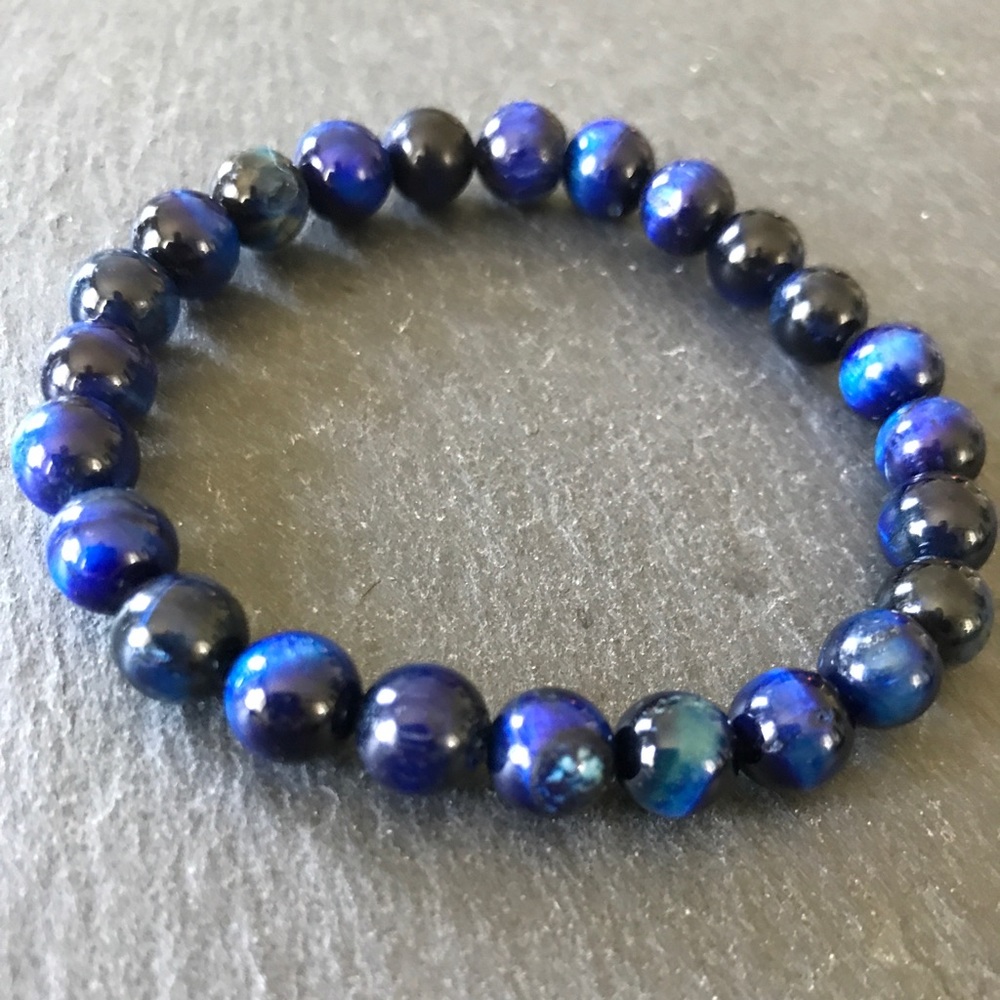 Vibrant high-quality blue Tigers eye 8 mm bracelet